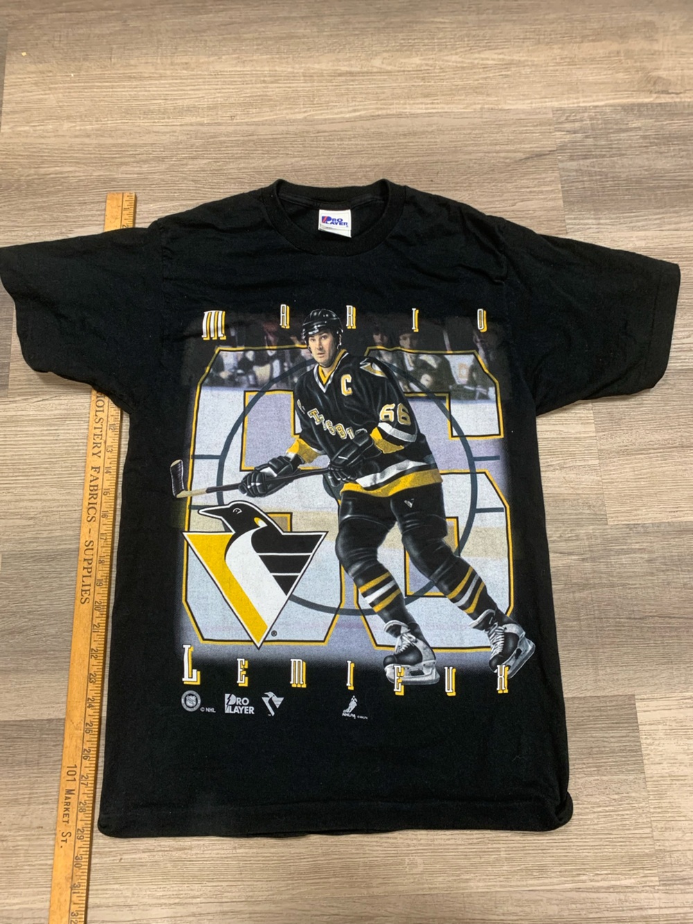 Pro Player Black & Yellow Penguins Mario Lemieux Graphic Tee vintage 90s